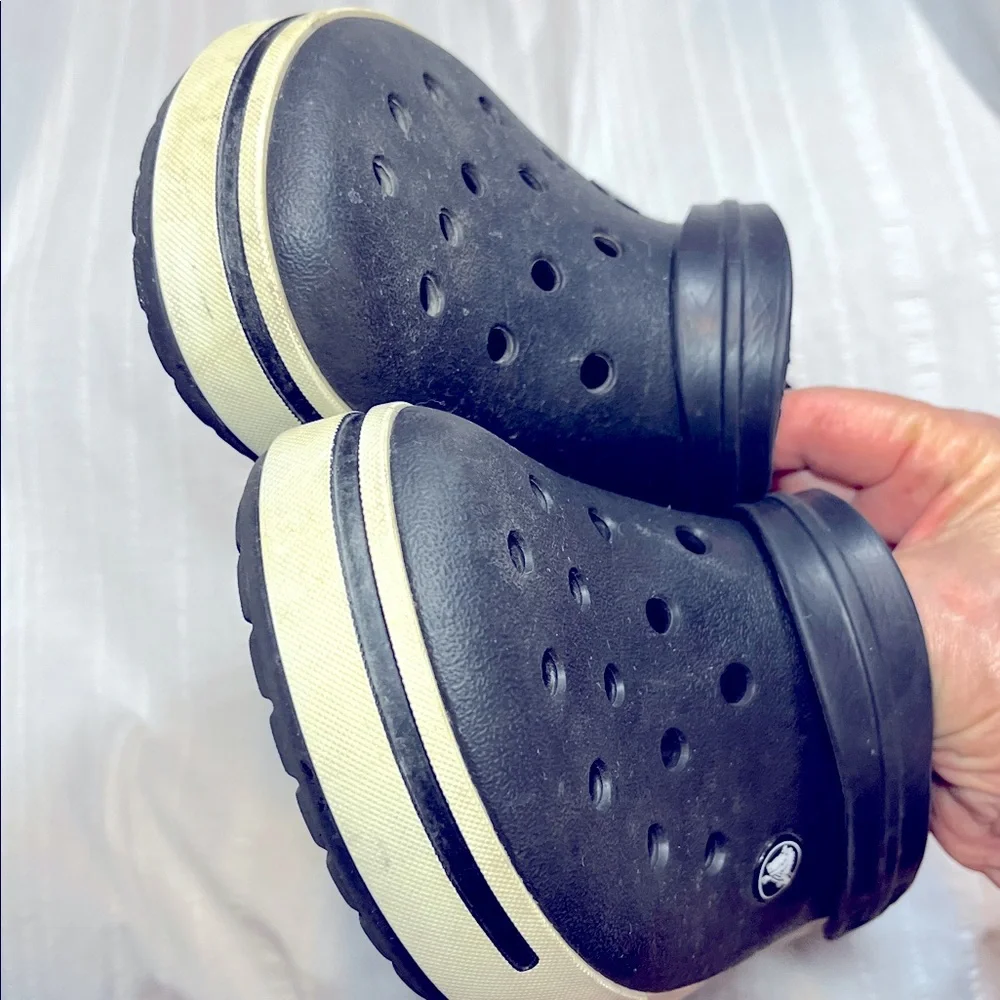 N/A crocband crocs